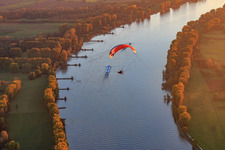 Boucle du Rhin à Gernsheim dans le département Hesse, Allemagne d'en haut