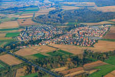 Vue aérienne de Vue d'ensemble du village depuis le sud-ouest à Kuhardt dans le département Rhénanie-Palatinat, Allemagne