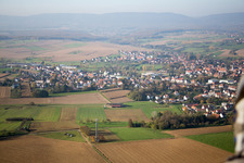 Vue aérienne de Soultz-sous-Forêts dans le département Bas Rhin, France