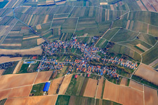 Vue aérienne de Vue d'ensemble du village en hiver depuis le sud à Dierbach dans le département Rhénanie-Palatinat, Allemagne