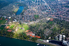 Vue aérienne de Installations sportives du VfL Kurpfalz à le quartier Neckarau in Mannheim dans le département Bade-Wurtemberg, Allemagne