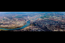 Vue aérienne de Perspective panoramique de la vue sur la ville au bord du Rhin entre Ludwigshafen et Mannheim à le quartier Mitte in Ludwigshafen am Rhein dans le département Rhénanie-Palatinat, Allemagne