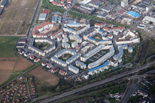 Vue aérienne de Quartier Ida-Dehmel-Ring dans la zone urbaine à le quartier Käfertal in Mannheim dans le département Bade-Wurtemberg, Allemagne