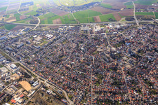 Vue aérienne de Viernheim dans le département Hesse, Allemagne