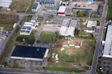 Vue aérienne de Zone commerciale Suzukiallee et implantation d'entreprises à Bensheim dans le département Hesse, Allemagne