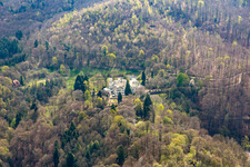 Vue aérienne de La gastronomie d'Annette au château de Heiligenberg à Seeheim-Jugenheim dans le département Hesse, Allemagne