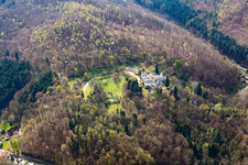 Vue aérienne de La gastronomie d'Annette au château Heiligenberg à Jugenheim à Seeheim-Jugenheim dans le département Hesse, Allemagne