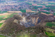 Vue aérienne de Carrière pour l'extraction et l'exploitation du basalte dans le district de Zeilhard à Roßdorf dans le département Hesse, Allemagne