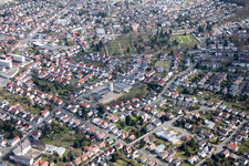 Vue aérienne de Vue des rues et des maisons des quartiers résidentiels à Dieburg dans le département Hesse, Allemagne