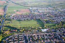 Quartier Queichheim in Landau in der Pfalz dans le département Rhénanie-Palatinat, Allemagne du point de vue du drone