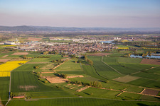 Vue aérienne de Vue locale à Biebesheim am Rhein dans le département Hesse, Allemagne