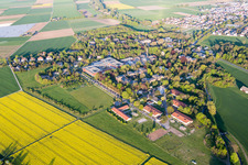 Vue aérienne de Clinique de psychiatrie de l'enfant et de l'adolescent, psychosomatique et psychothérapie Riedstadt dans le quartier Goddelau à le quartier Philippshospital in Riedstadt dans le département Hesse, Allemagne