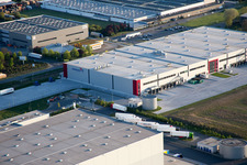 Vue oblique de Zone industrielle et commerciale NON chez Grieshaber Logistic Group AG à Biebesheim am Rhein dans le département Hesse, Allemagne