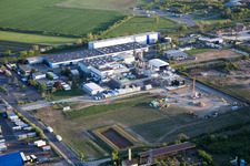 Vue aérienne de Zone industrielle et commerciale NON avec Nalco Deutschland Manufacturing GmbH à Biebesheim am Rhein dans le département Hesse, Allemagne