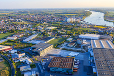 Vue aérienne de Zone industrielle Robert-Bunsen-Straße avec EKOL Logistik GmbH et Wonderworxx GmbH à Gernsheim dans le département Hesse, Allemagne