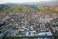 Vue oblique de Vue des rues et des maisons des quartiers résidentiels à le quartier Auerbach in Bensheim dans le département Hesse, Allemagne