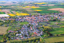 Vue aérienne de Vue de la ville depuis le sud à Kapsweyer dans le département Rhénanie-Palatinat, Allemagne