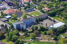 Vue aérienne de École primaire Hainbuchenschule Hagenbach à Hagenbach dans le département Rhénanie-Palatinat, Allemagne