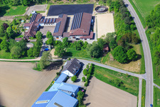 Vue oblique de Pension pour chevaux à Hagenbach dans le département Rhénanie-Palatinat, Allemagne