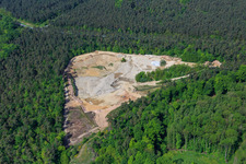 Carrière de sable de Kalksandsteinwerke Schencking GmbH & Co. KG, usine de Bienwald à le quartier Büchelberg in Wörth am Rhein dans le département Rhénanie-Palatinat, Allemagne d'en haut