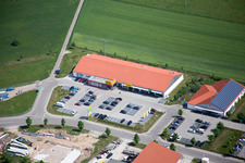 Vue aérienne de Centres commerciaux à le quartier Neulauterburg in Berg dans le département Rhénanie-Palatinat, Allemagne
