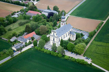 Photographie aérienne de Pont du ferry, église de pèlerinage à le quartier Hausen in Hausen bei Würzburg dans le département Bavière, Allemagne