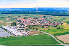 Vue aérienne de Système d'énergie solaire pour espaces ouverts de BELECTRIC GmbH à le quartier Wadenbrunn in Kolitzheim dans le département Bavière, Allemagne