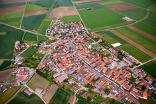 Vue aérienne de Village - Vue à le quartier Herlheim in Kolitzheim dans le département Bavière, Allemagne