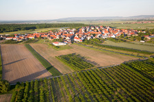 Vue aérienne de Quartier Lindach in Kolitzheim dans le département Bavière, Allemagne