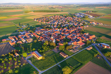 Photographie aérienne de Vue du village depuis le nord-est à Kolitzheim dans le département Bavière, Allemagne