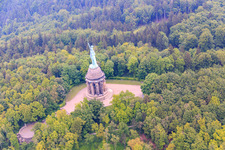 Monument Hermann à le quartier Hiddesen in Detmold dans le département Rhénanie du Nord-Westphalie, Allemagne vue d'en haut