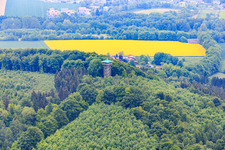 Vue aérienne de Tour d'observation de Hungerberg à le quartier Vörden in Marienmünster dans le département Rhénanie du Nord-Westphalie, Allemagne