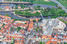 Vue aérienne de GALERIE DE LA VILLE et Pfortmühle sur la Weser à Hameln dans le département Basse-Saxe, Allemagne