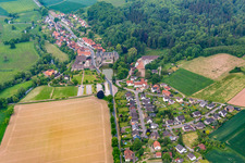 Vue aérienne de Château Hämelschenburg à le quartier Hämelschenburg in Emmerthal dans le département Basse-Saxe, Allemagne