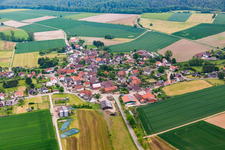 Vue aérienne de Quartier Lüntorf in Emmerthal dans le département Basse-Saxe, Allemagne