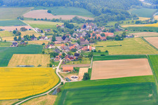 Vue aérienne de Vue du village depuis le nord à le quartier Meiborssen in Vahlbruch dans le département Basse-Saxe, Allemagne