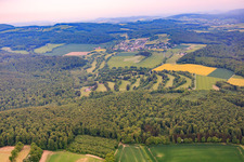Vue aérienne de Club de golf Weserbergland eV de Norden à Polle dans le département Basse-Saxe, Allemagne