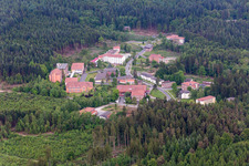 Vue aérienne de Terrain de la clinique hospitalière et du centre de rééducation Lippoldsberg à Wahlsburg à le quartier Lippoldsberg in Wesertal dans le département Hesse, Allemagne