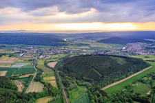 Vue aérienne de Boucle courbe de la Weser à Bodenfelde dans le département Basse-Saxe, Allemagne