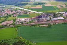 Vue aérienne de Transformation du bois sur les rives de la Weser par proFagus GmbH à Bodenfelde dans le département Basse-Saxe, Allemagne