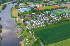 Vue aérienne de Wesercamping Höxter à Höxter dans le département Rhénanie du Nord-Westphalie, Allemagne