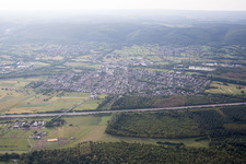 Vue aérienne de Quartier Bruchhausen in Ettlingen dans le département Bade-Wurtemberg, Allemagne