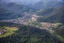 Vue aérienne de Quartier Kullenmühle in Bad Herrenalb dans le département Bade-Wurtemberg, Allemagne