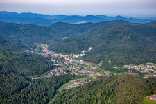 Vue aérienne de Quartier Bleiche in Bad Herrenalb dans le département Bade-Wurtemberg, Allemagne