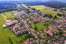 Vue aérienne de À Burkhardtsfeld à Dobel dans le département Bade-Wurtemberg, Allemagne