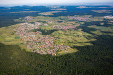 Vue aérienne de Quartier Conweiler in Straubenhardt dans le département Bade-Wurtemberg, Allemagne