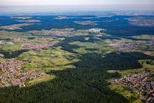 Vue aérienne de Quartier Feldrennach in Straubenhardt dans le département Bade-Wurtemberg, Allemagne