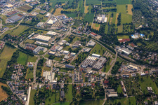 Vue aérienne de Zone commerciale Lohäckerstraße avec STÖBER Antriebstechnik GmbH & Co.KG, Deutsche Post Briefzentrum 75 et Weber-Ingenieure GmbH à le quartier Nordstadt in Pforzheim dans le département Bade-Wurtemberg, Allemagne