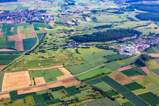 Vue aérienne de Surface du terrain de golf Golfclub Pforzheim Karlshäuser Hof eV Ölbronn-Dürrn à le quartier Dürrn in Ölbronn-Dürrn dans le département Bade-Wurtemberg, Allemagne