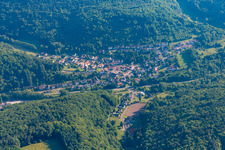 Vue aérienne de Du sud à Waldhambach dans le département Rhénanie-Palatinat, Allemagne
